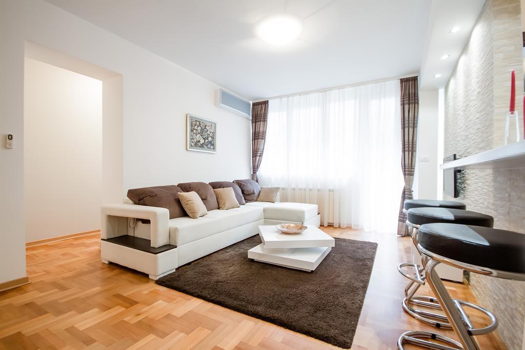 Apartments King Milan, City Center Beograd Phòng bức ảnh