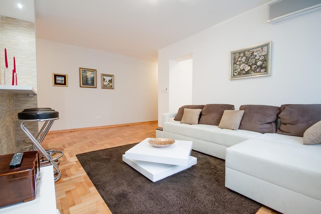 Apartments King Milan, City Center Beograd Ngoại thất bức ảnh